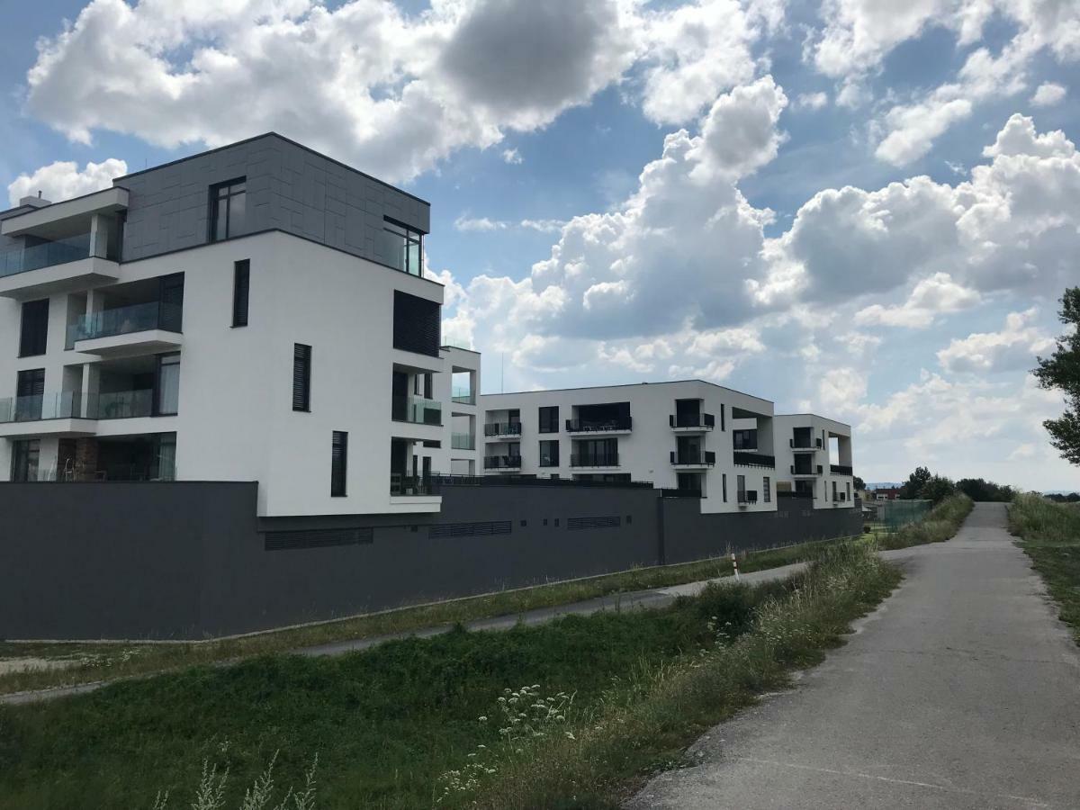 Greenbay Golf Apartments Тренчин Екстер'єр фото