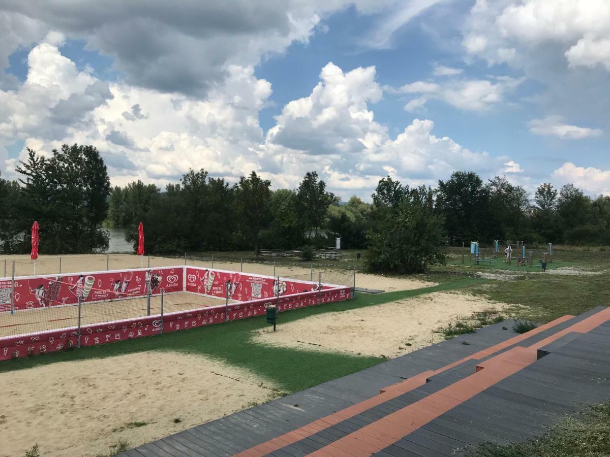 Greenbay Golf Apartments Тренчин Екстер'єр фото