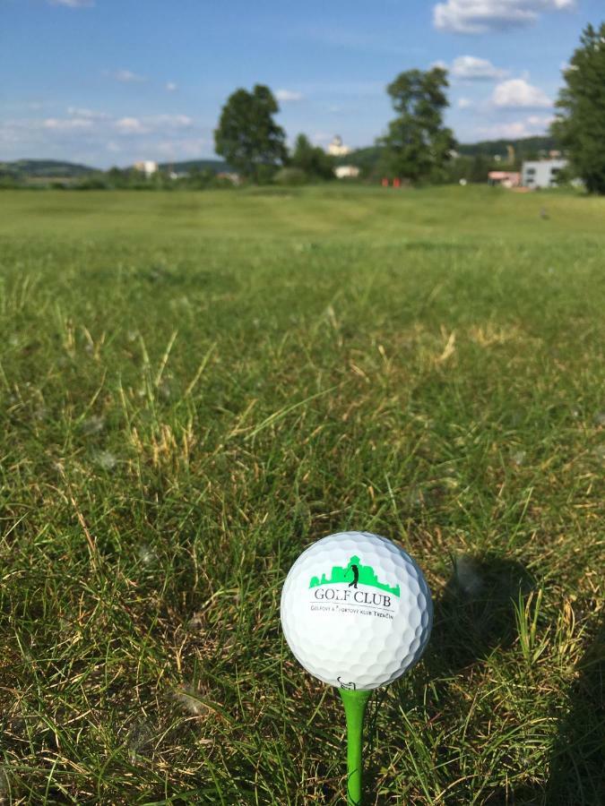 Greenbay Golf Apartments Тренчин Екстер'єр фото
